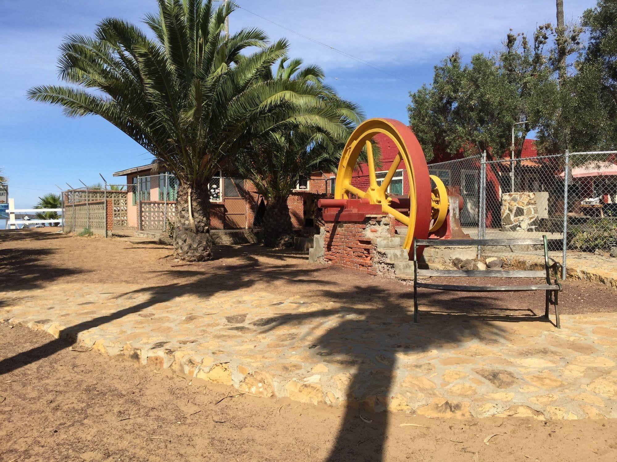 Old Mill Hotel San Quintin Екстериор снимка