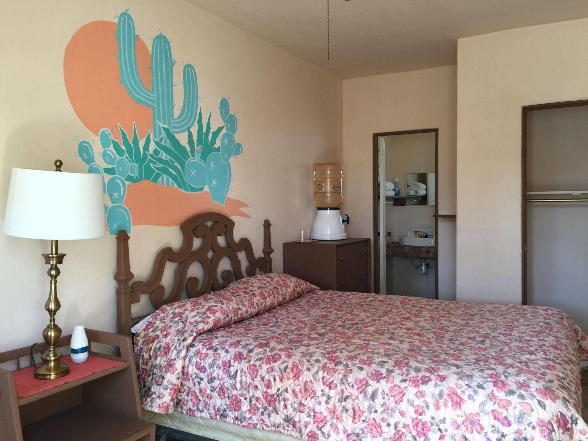 Old Mill Hotel San Quintin Екстериор снимка