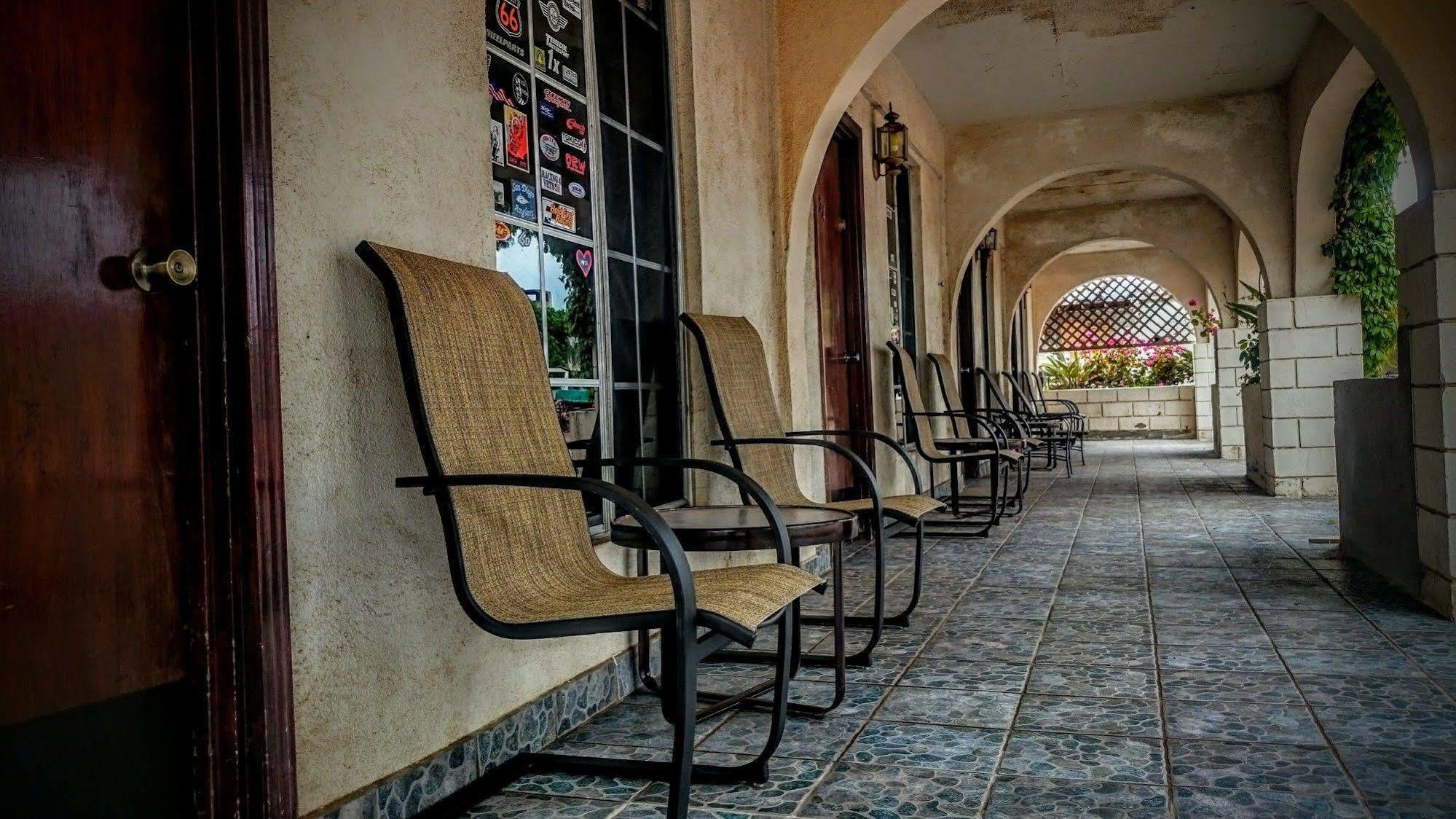 Old Mill Hotel San Quintin Екстериор снимка