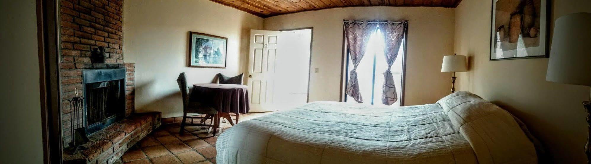 Old Mill Hotel San Quintin Екстериор снимка